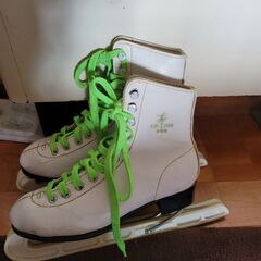 フィギュアスケート靴　22.5センチ