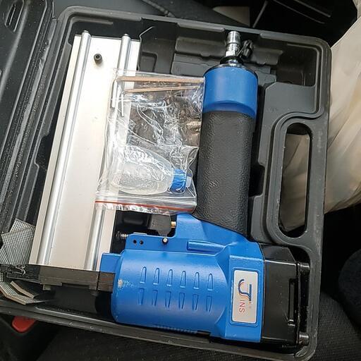 工具ネイルガン中古美品【1月中取引限定値下げ中】