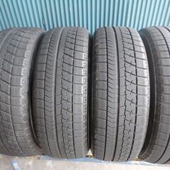 ブリヂストン　BLIZZAK VRX　215/60R17　4本　8〜9分溝