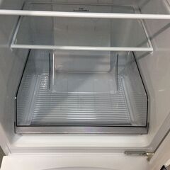 （1/8受渡済）YJT8007【TOSHIBA/東芝 2ドア冷蔵庫】極美品 2023年製 GR-U15BS-W 家電 キッチン 冷蔵冷凍庫 右開き 153L