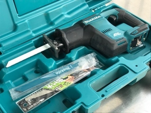 E93◇マキタ◇充電式レシプロソー◇18V◇本体のみ◇未使用替え刃3本付き◇JR188D