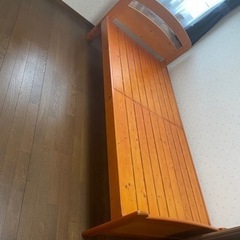 【取引中】木製　シングルベッド　フレームのみ　差し上げます