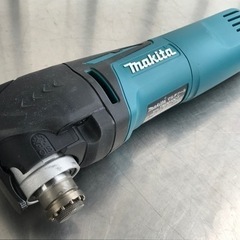 E97◇マキタ◇マルチツール◇AC100V/320W◇取り付け角度360°サンディングパッド・ペーパー6枚付き◇TM3010CT