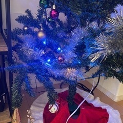 クリスマスツリーとオーナメントと電飾セット