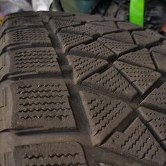 最終処分価格！美品　285/60R18 　ブリザック　スタッドレスタイヤ　ホイル付き　４本セット　これから冬本番に備えていかがですか？