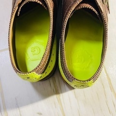 Grenson Archie メンズ レザー ネオン イエロー アクセント ウィング