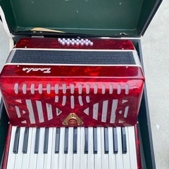 TOMBO ACCORDION NO.211