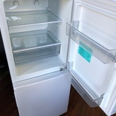 福岡市内配送無料　ハイアール 霜取り不要・3段引出し式冷凍室がひとり暮らしに便利! 148L冷凍冷蔵庫(ブラック) ホワイト JR-NF148A-W