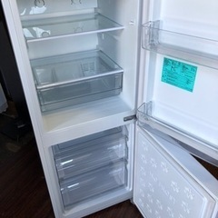 福岡市内配送無料　ハイアール 霜取り不要・3段引出し式冷凍室がひとり暮らしに便利! 148L冷凍冷蔵庫(ブラック) ホワイト JR-NF148A-W