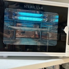 クリニック用新品同様滅菌消毒キャビネット UVステリライザー