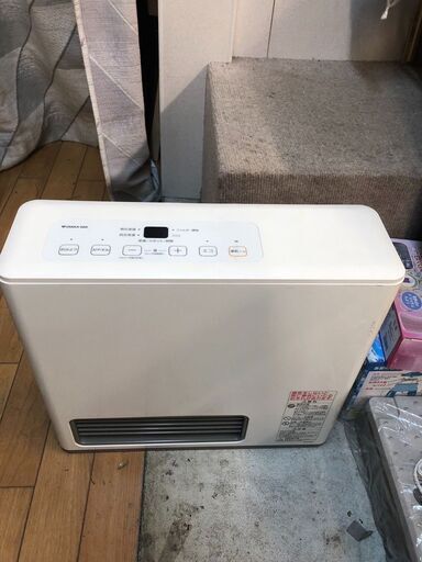 ☆中古￥6,800！大阪ガス　ガスファンヒーター　家電　2019年製　都市ガス　GFH-2405S型　【BK428】