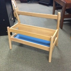 小さな椅子（座れません）【F00429】