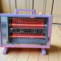 ピンク電気ストーブ転倒消火機能付き４００～８００Ｗ暖房器具