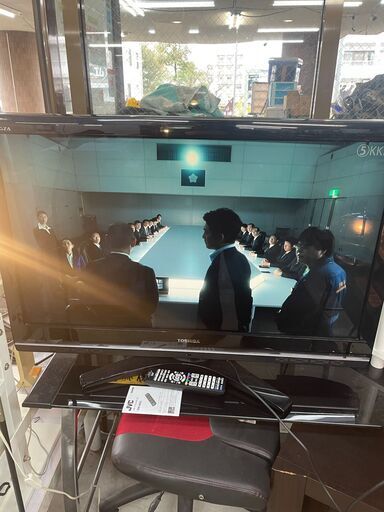 リサイクルショップどりーむ荒田店 No8162 液晶テレビ　東芝　３７型　２０１０年製　リモコン付き(社外品)　動作確認OK♪