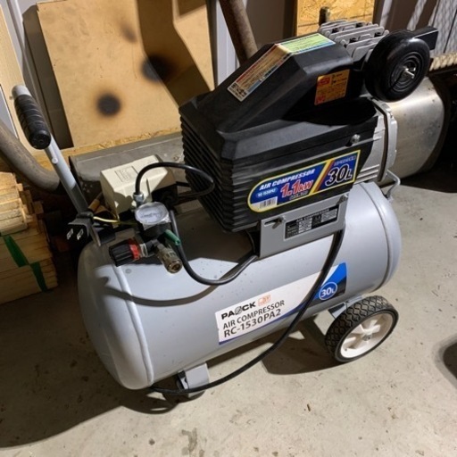 100V コンプレッサー