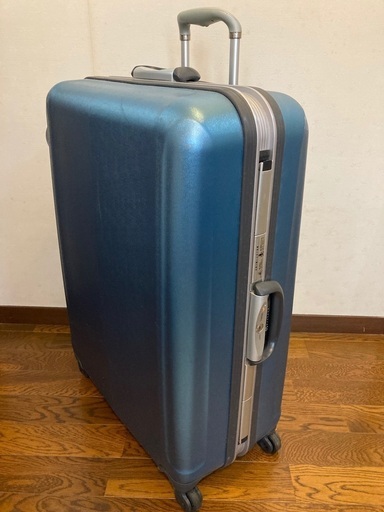 大型スーツケース