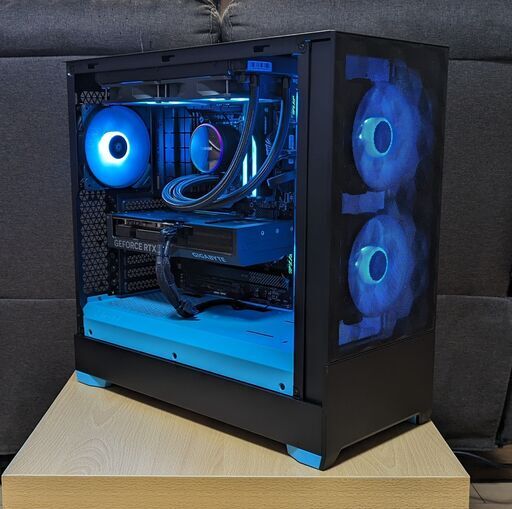 (沖縄在住で現金払いなら8000円割引）RTX4070＆i7 12700KF搭載　限定カラーが特徴的な万能ゲーミングPC