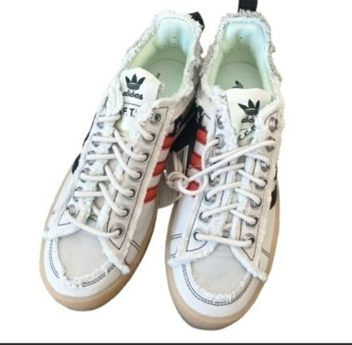 adidasスニーカー