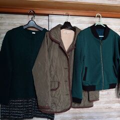 美品本体＆充電ケーブル》Apple Watch Series 8 45mm color RED (かる  