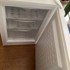 小型冷凍庫　20年製
