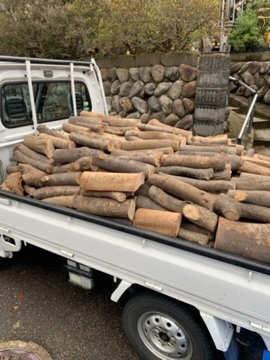 薪　広葉樹　乾燥済み　けやき　ナラなど　軽トラック満載 薪 広葉樹 乾燥済み けやき ナラなど 軽トラック満載