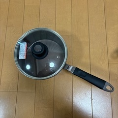 鍋(18cm、蓋付き)