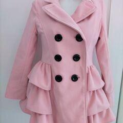 ピンク色のコート