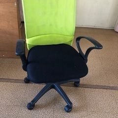 中古事務椅子最終値下げしました。