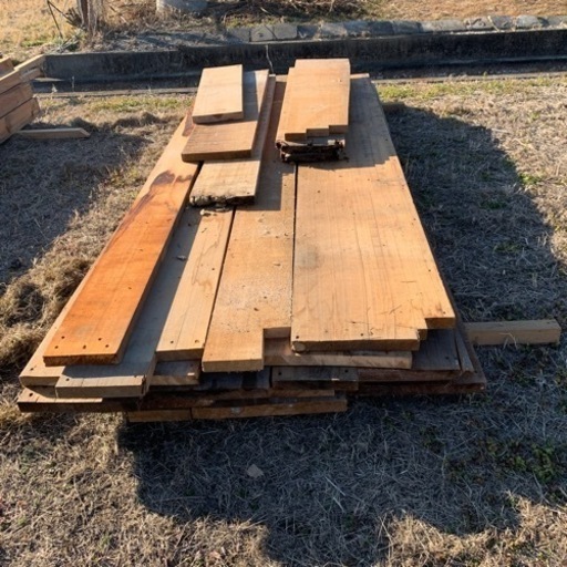 大量　木材 材木 解体古材 足板 床板 薄い板 増築 リフォーム 最適 大きなサイズ 長い 短い 沢山 大量 解体 リフォーム DIY いろいろ