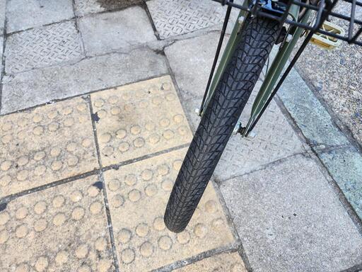 　折りたたみ自転車　２０インチ　６変速　緑　カゴ　付き　配達可能