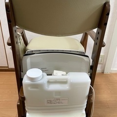 未使用品 FBシャワー付木製 ポータブルトイレ