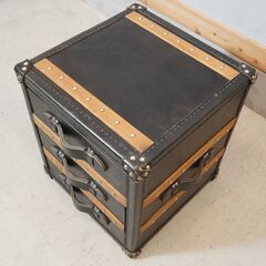 ASPLUND(アスプルンド)取扱いの英国メーカーHALO(ハロ)のSTONYHURST(ストニーハースト)SMALL LAMP TABLE。本革を使用したヴィンテージスタイルのサイドテーブル♪DL340