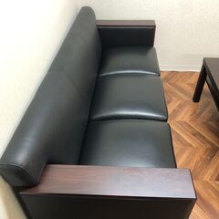 ▼値下げ▼【コンテナ保管中】応接セット 3人掛けソファ×1 1人掛けソファ×2 テーブル×1 総額207,300円相当 🚚自社配送時💳代引き可🚚(現金、クレジット、スマホ決済対応)