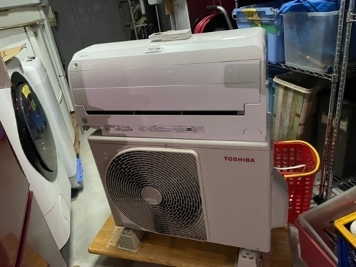 TOSHIBA 14畳用　4.0kwエアコン　RAS-F401RT(W) 2019年製
