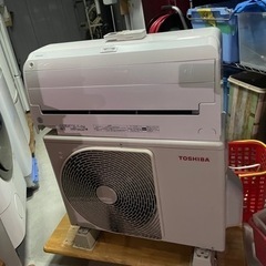 TOSHIBA 14畳用　4.0kwエアコン　RAS-F401RT(W) 2019年製 