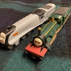 機関車トーマスのスペンサーとエミリー