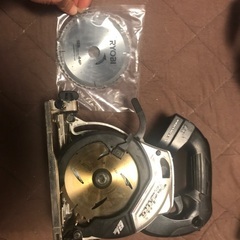 マキタ　125ミリ　充電式丸ノコ