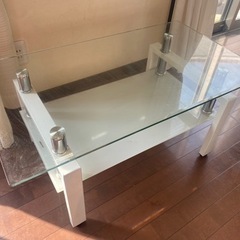ガラステーブル　リビングテーブル