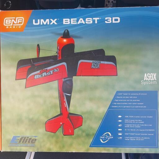 UMX BEAST 3D 4チャンネル複葉機未使用品