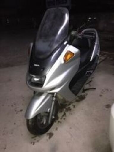 ヤマハ　マジェスティ　２５０CC　シルバー