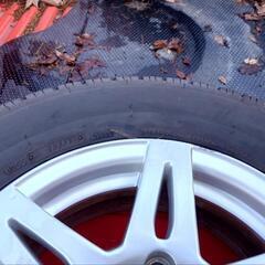 中古のタイヤホイル4本セットです。