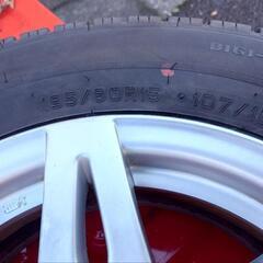 中古のタイヤホイル4本セットです。