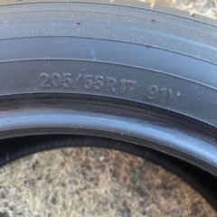 新型ヴォクシー　純正タイヤ　新車外し　※ホイールなし