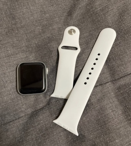 12/30夜までに受け渡し　横浜から大和駅間　美品　Apple Watch series4 40mm シルバー　セルラーモデル①