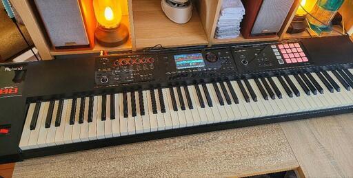 【超お買い得！】Roland FA-08 電子ピアノ シンセサイザー 純正バッグ付き 中古品