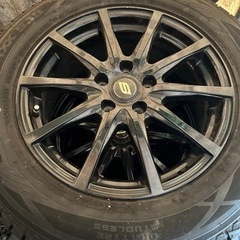 70%溝有。5穴PIRELLI 225/65R17スタッドレス4本。 