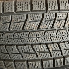 70%溝有。5穴PIRELLI 225/65R17スタッドレス4本。 
