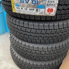 【未使用品】ダンロップ スタッドレスタイヤ 145R12 WIN...