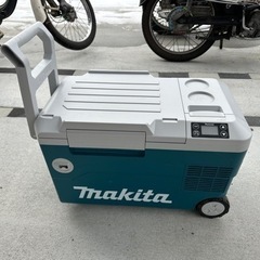 マキタ　makita  充電式保冷温庫　CW180D  動作品　中古