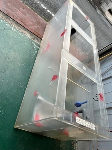 大型爬虫類に水槽